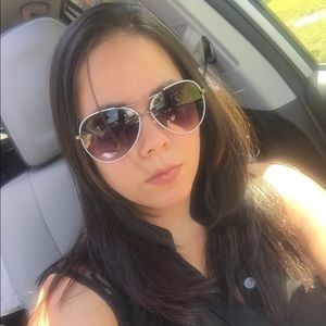 Meet your Posher, Dainellys